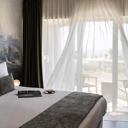 Cali & Designed For Adults By Louis Hotel